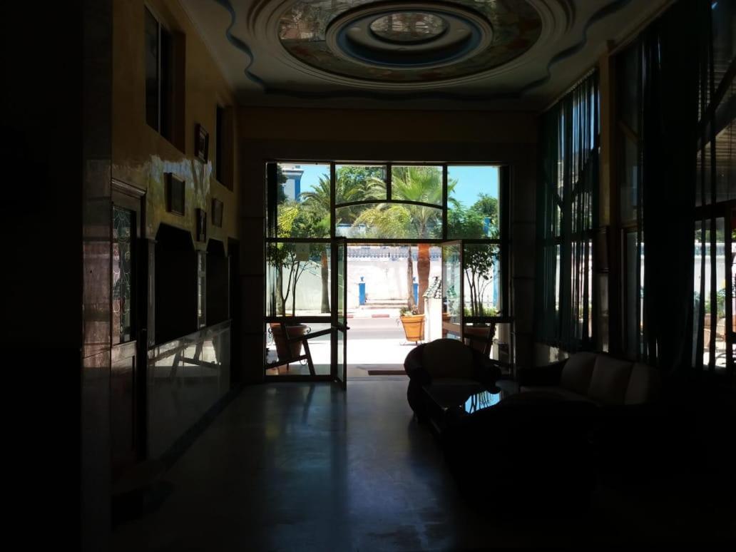 Hotel Choumis Haj Messaoud Λαράς Εξωτερικό φωτογραφία
