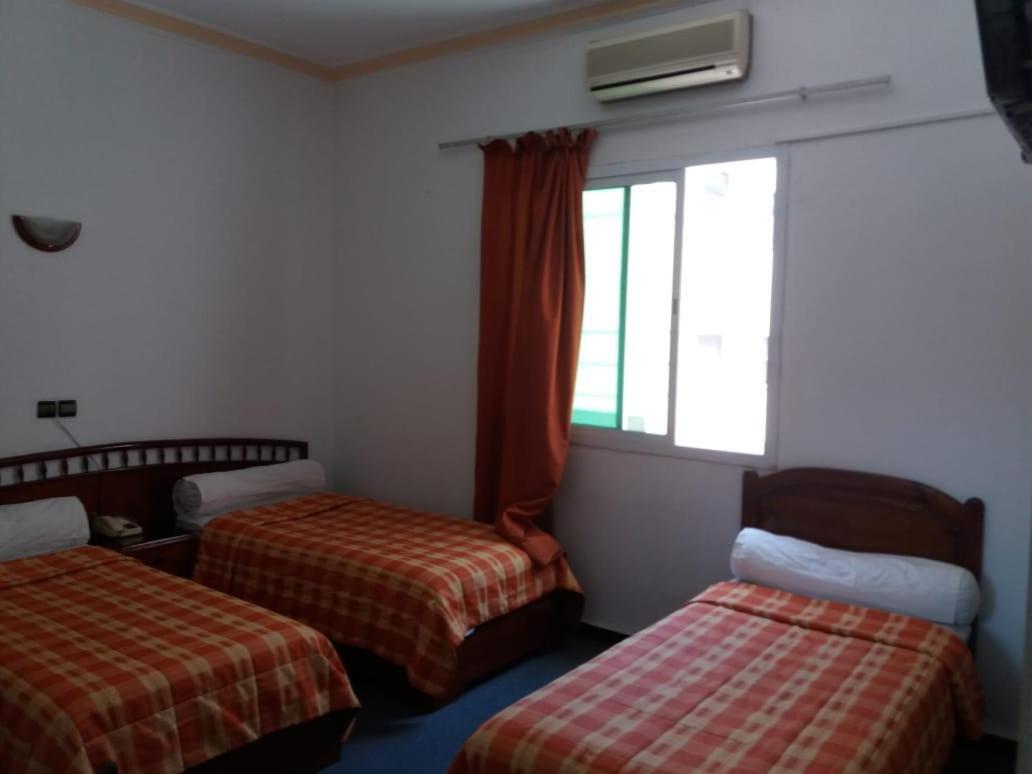 Hotel Choumis Haj Messaoud Λαράς Εξωτερικό φωτογραφία