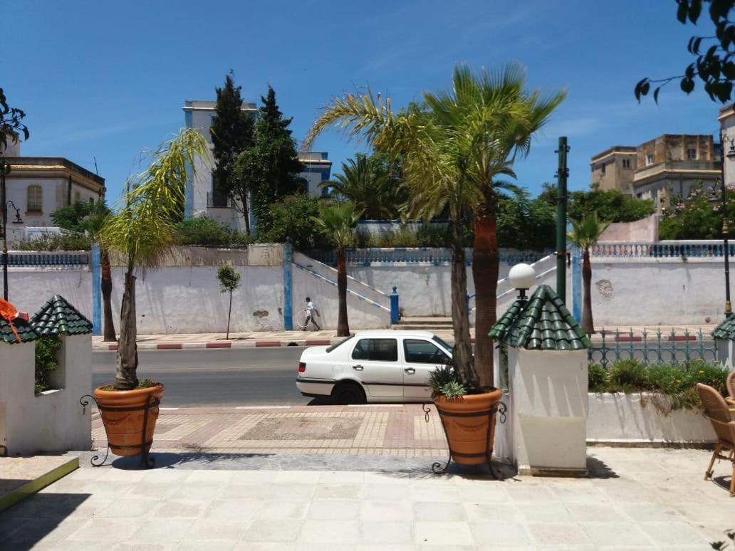 Hotel Choumis Haj Messaoud Λαράς Εξωτερικό φωτογραφία