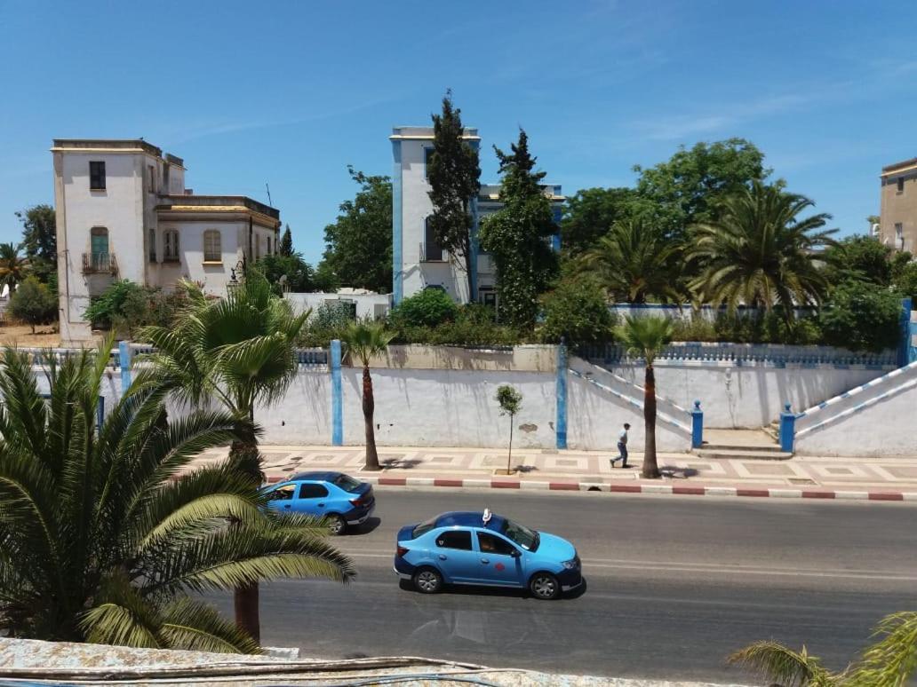 Hotel Choumis Haj Messaoud Λαράς Εξωτερικό φωτογραφία